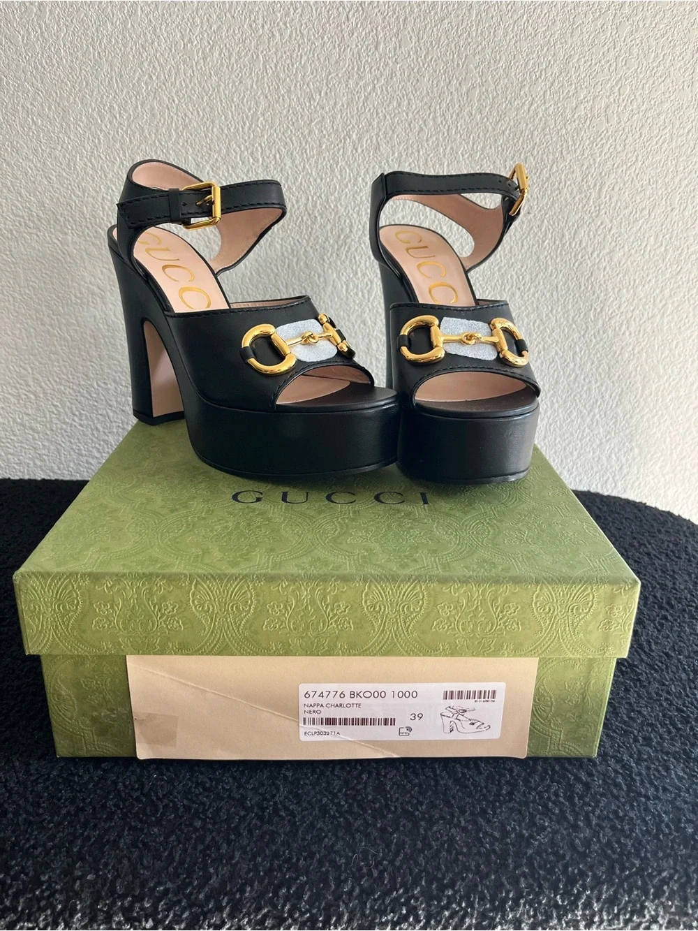 NEW Gucci Black Leather Platform Sandals with Gold Horsebit Detail EU 39